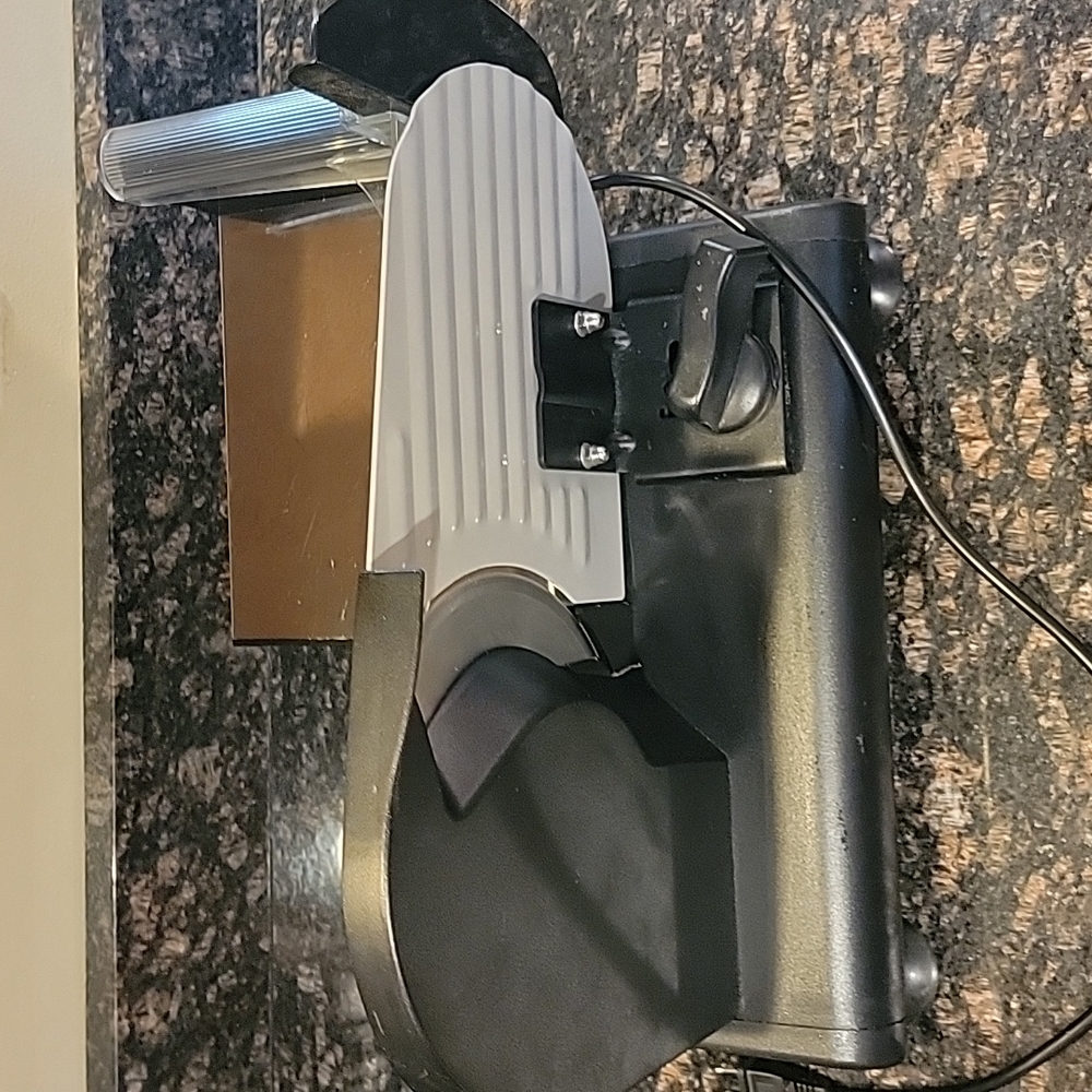 Meat slicer